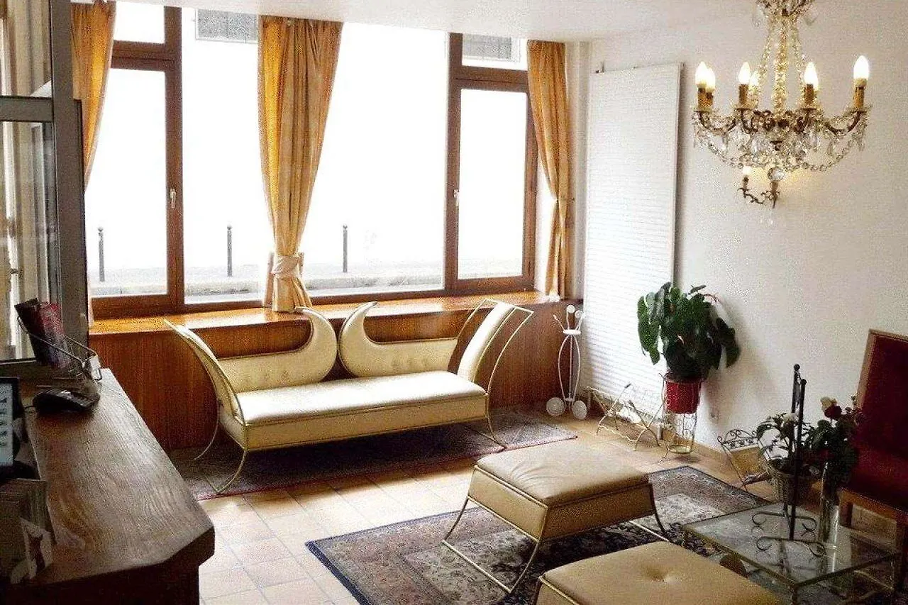 Hotel Roi Rene Paris