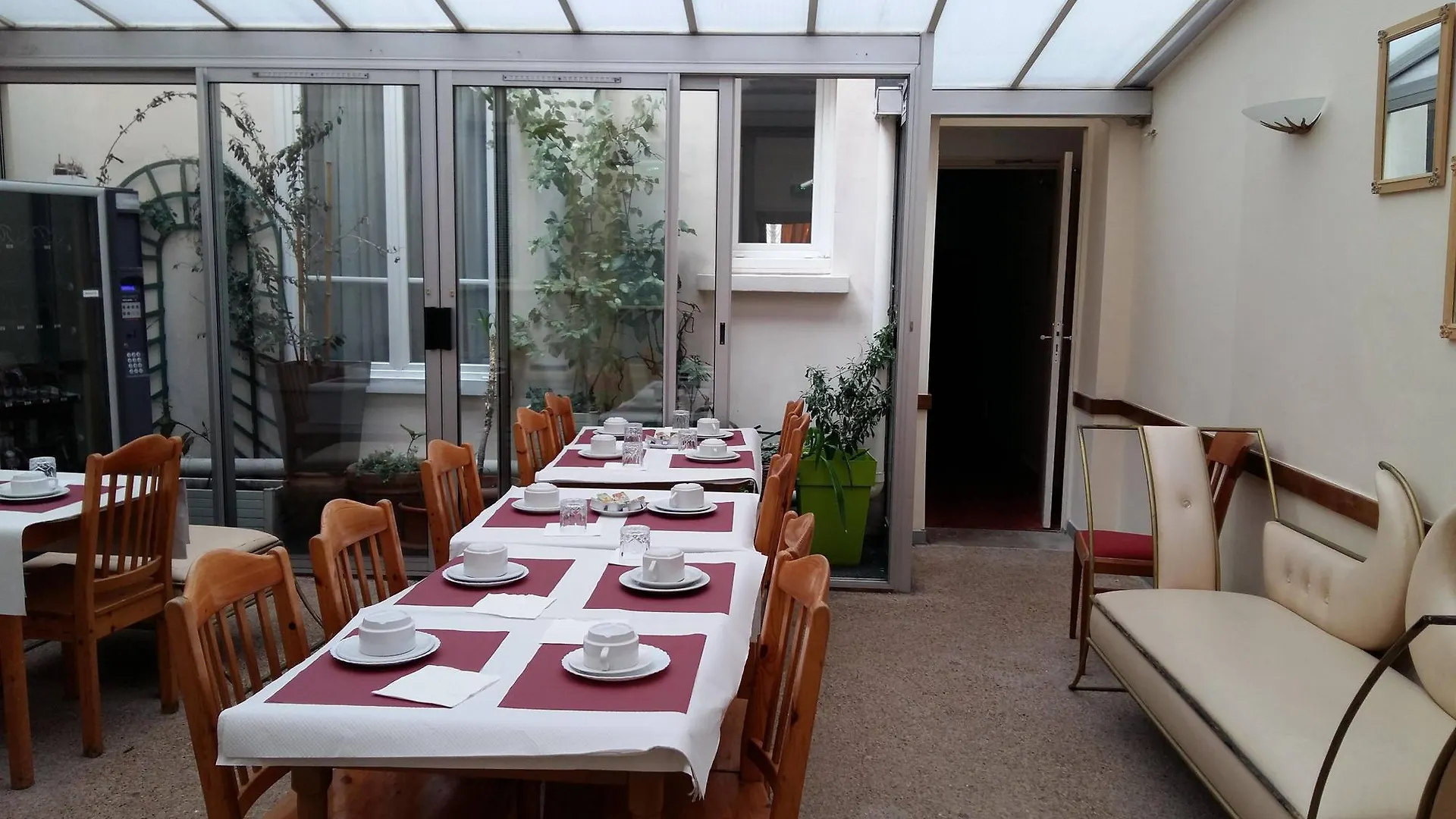 Hôtel Roi René París 2*,