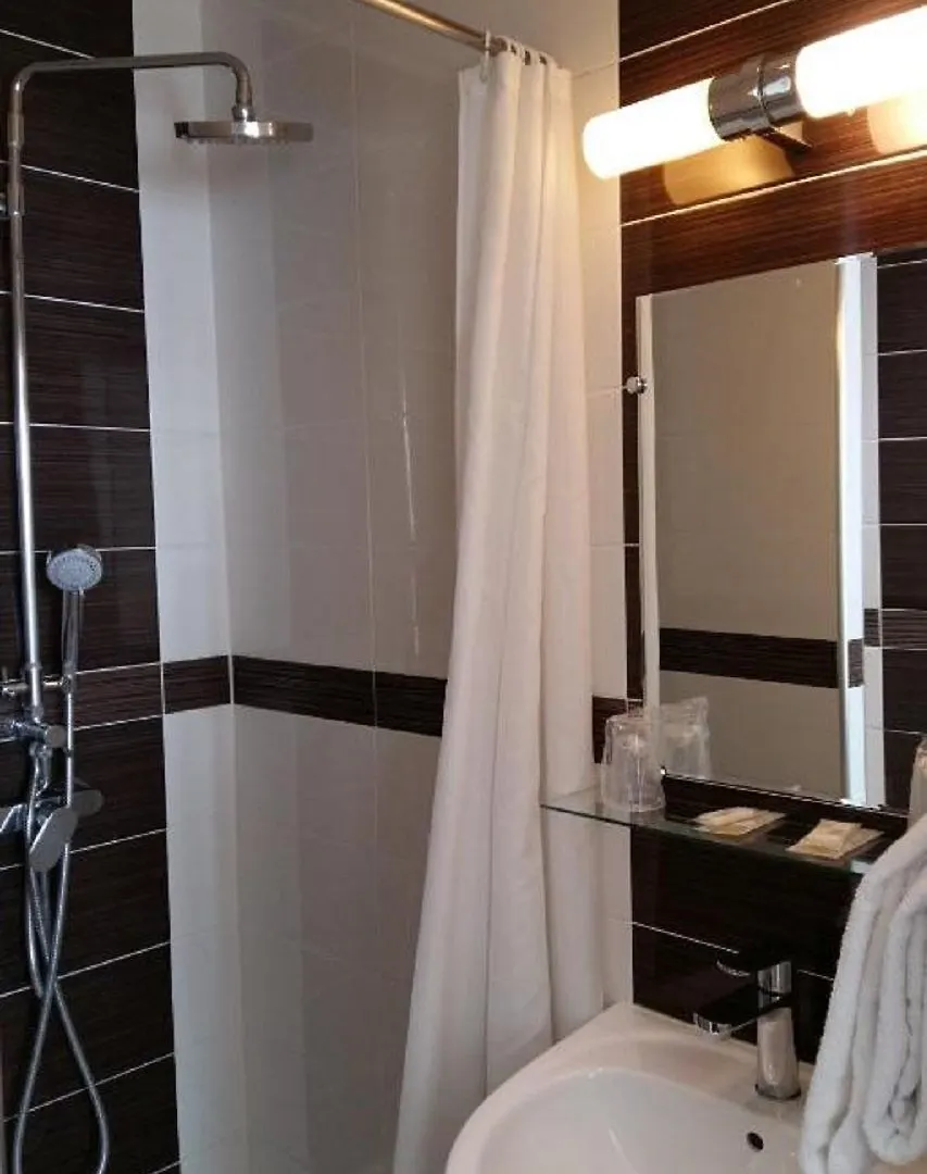 ** Hotel Hôtel Roi René París Francia