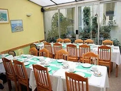 Hôtel Roi René París 2*,  Francia
